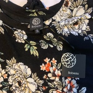 NWOT Bobeau long sleeve flowered blouse